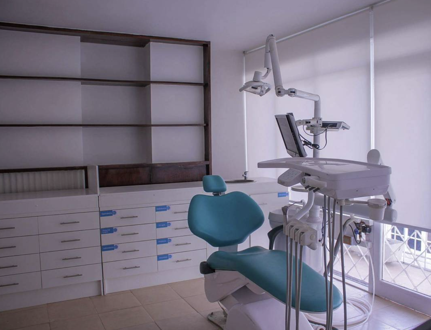Box clínico Oval para tratamientos dentales y estética facial en Viña del Mar